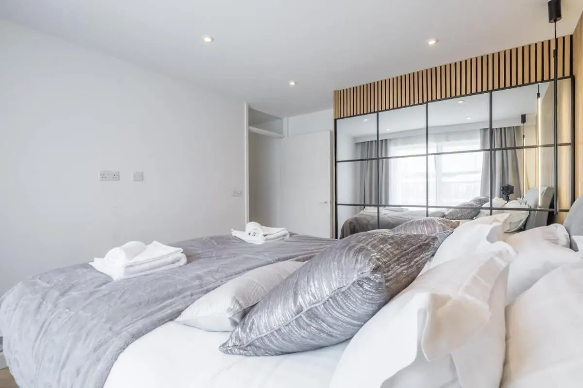 Luxury 2 Bedroom Apartment With Ac And Parking Cambridge 0*,  Storbritannien
